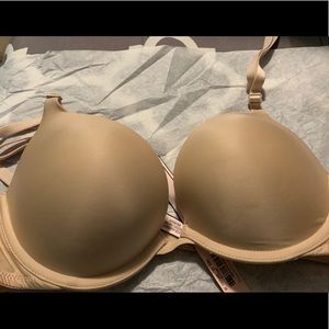 Victoria secret sexy tee push up bra 34B